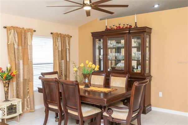 Dining room, Interior, Recessed Lighting