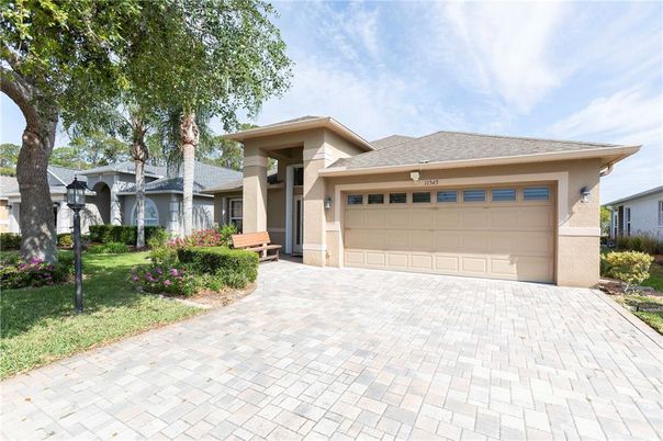 Attached, Exterior, Facade, Ranch