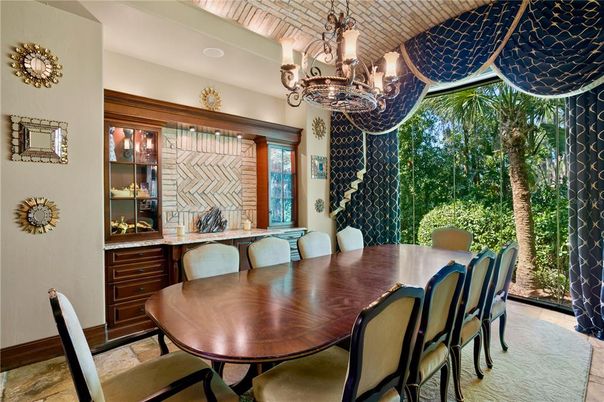 Chandelier, Dining room, Interior