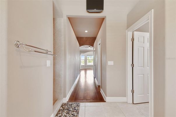 Interior, Recessed Lighting, Wood Texture Flooring