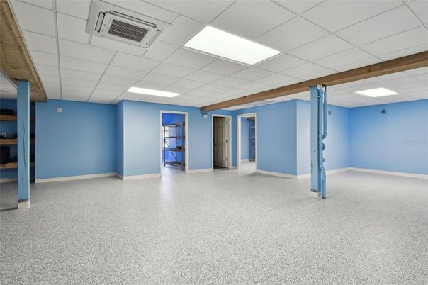 Empty room, Interior, Recessed Lighting