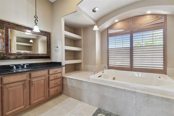 Bathroom, Interior, Pendant Lights, Recessed Lighting