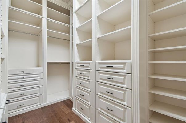Interior, Walk-in Closets, Wood Texture Flooring