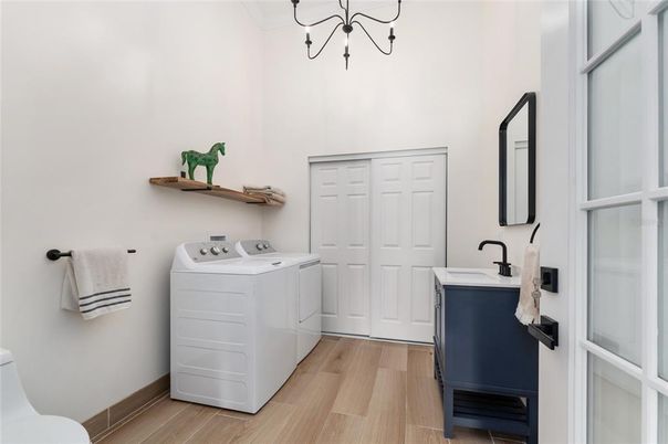 Interior, Washer, Wood Texture Flooring
