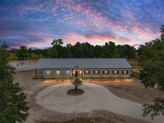 Backyard, Exterior, Facade, Ranch
