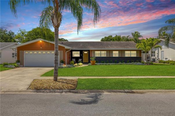 Attached, Exterior, Facade, Ranch