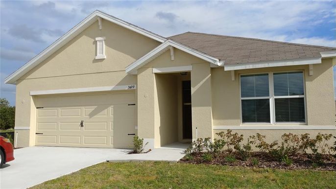 Attached, Exterior, Facade, American Craftsman