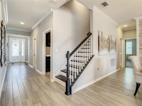 Interior, Recessed Lighting, Wood Texture Flooring