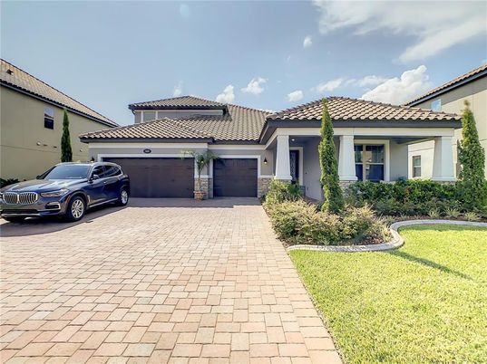 Attached, Exterior, Facade, Mediterranean