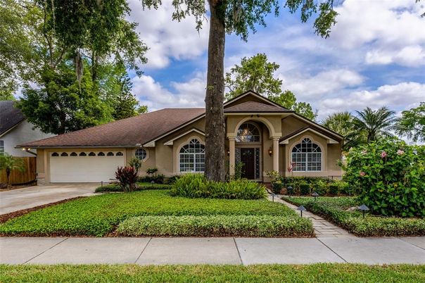 Attached, Exterior, Facade, Ranch