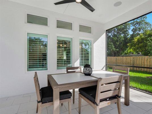 Dining room, Interior