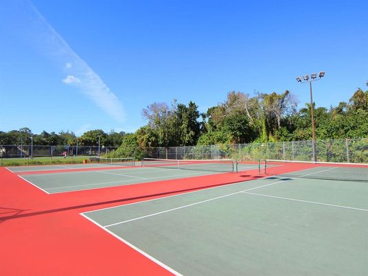 Exterior, Tennis Courts