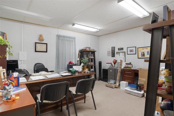 Home Office, Interior