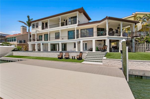 Exterior, Facade, Mediterranean