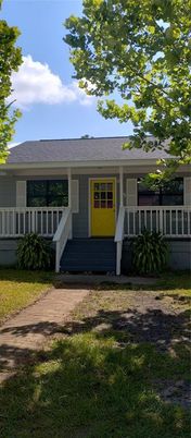 Exterior, Facade, Ranch