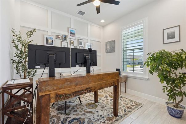 Home Office, Interior, Recessed Lighting, Wood Texture Flooring