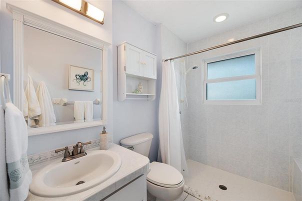 Bathroom, Interior, Recessed Lighting