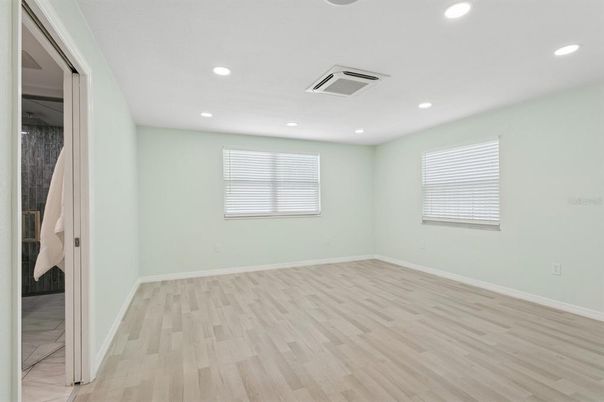 Empty room, Interior, Recessed Lighting, Wood Texture Flooring