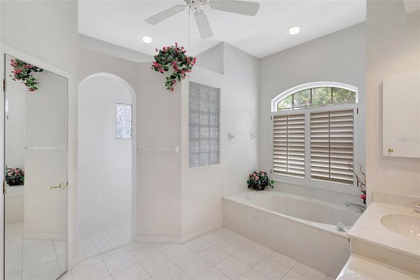 Bathroom, Interior, Recessed Lighting