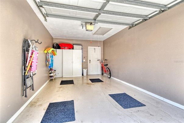 Garage, Interior