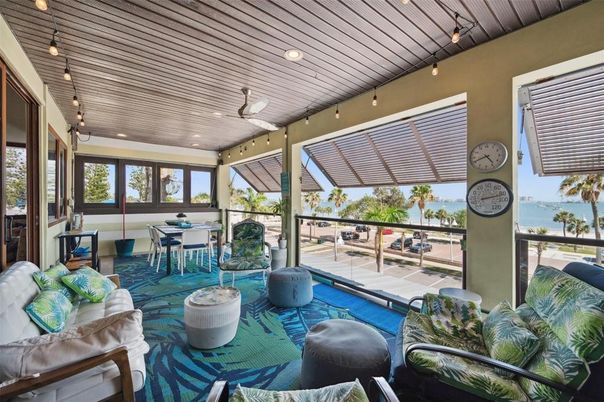 Dining room, Interior, Recessed Lighting, Water