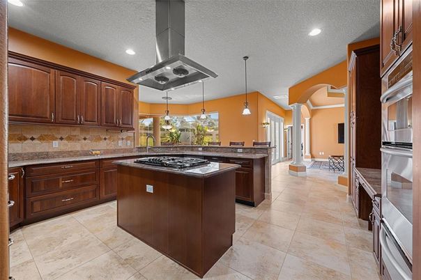 Dining room, Interior, Kitchen, Pendant Lights, Recessed Lighting, Stainless Steel Appliances