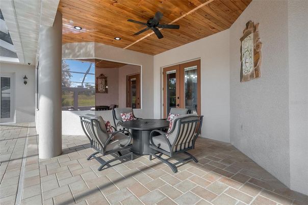 Dining room, Interior, Recessed Lighting, Wooden Ceilings