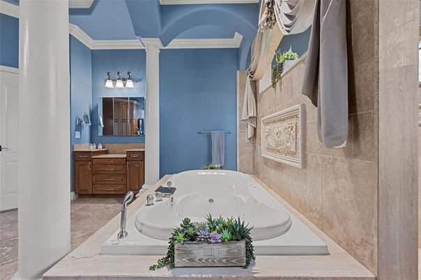Bathroom, Dual Sink Vanities, Interior