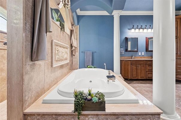 Bathroom, Dual Sink Vanities, Interior