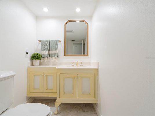 Bathroom, Dual Sink Vanities, Interior, Recessed Lighting