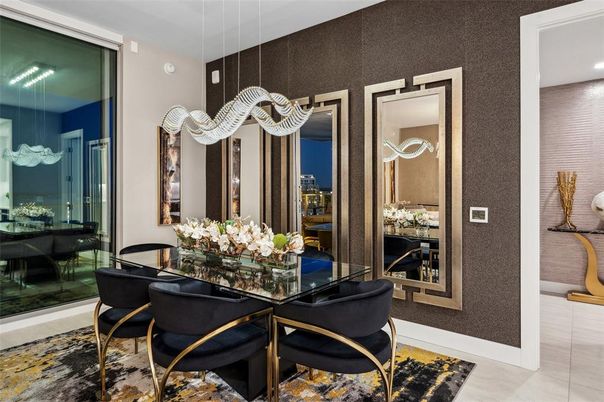 Dining room, Interior, Pendant Lights, Recessed Lighting