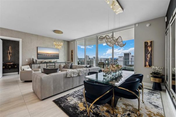 Chandelier, Dining room, Interior, Living room, Pendant Lights
