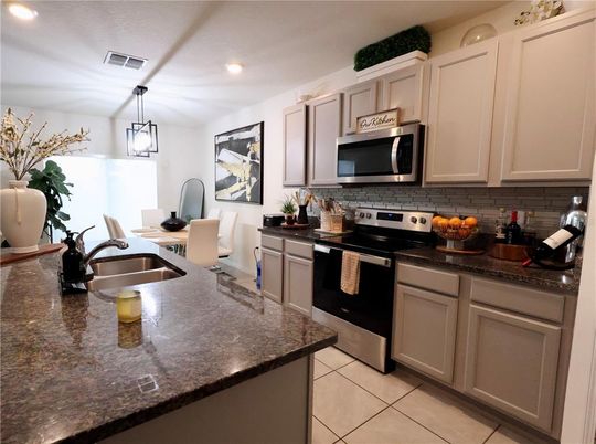 Dining room, Interior, Kitchen, Pendant Lights, Recessed Lighting, Stainless Steel Appliances