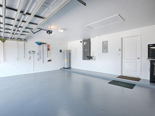 Garage, Interior