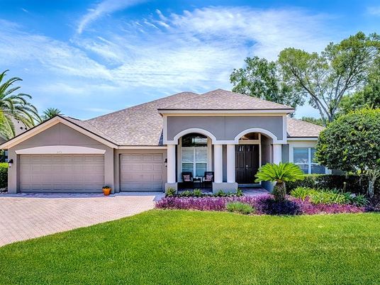 Attached, Exterior, Facade, Ranch