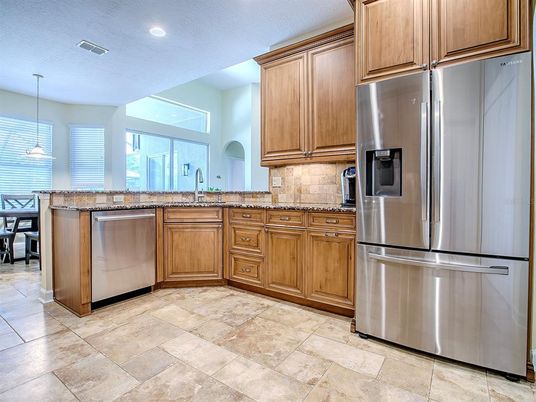 Dining room, Interior, Kitchen, Pendant Lights, Recessed Lighting, Stainless Steel Appliances