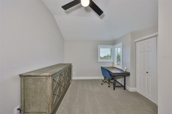 Home Office, Interior