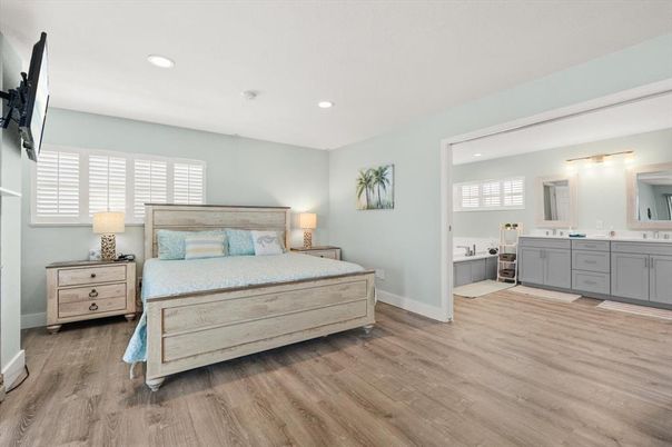 Bathroom, Bedroom, Interior, Recessed Lighting, Wood Texture Flooring