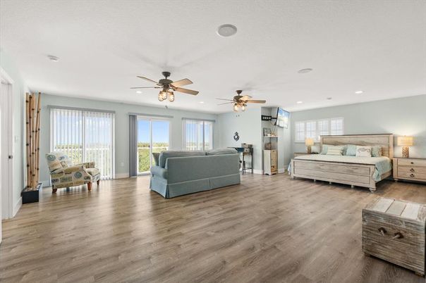 Bedroom, Interior, Living room, Recessed Lighting, Wood Texture Flooring