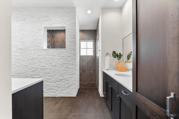 Bathroom, Dual Sink Vanities, Interior, Recessed Lighting