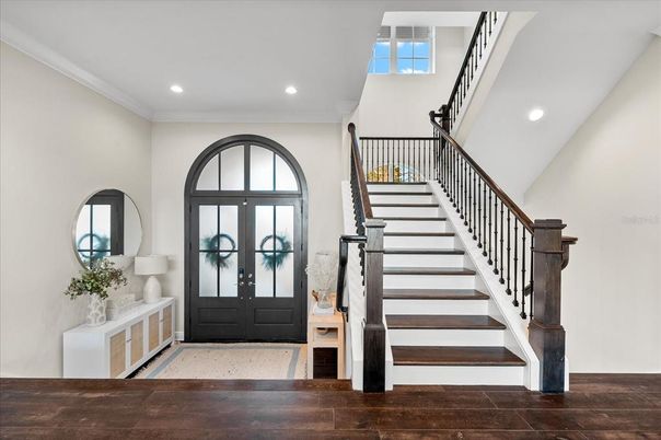 Interior, Recessed Lighting, Wood Texture Flooring