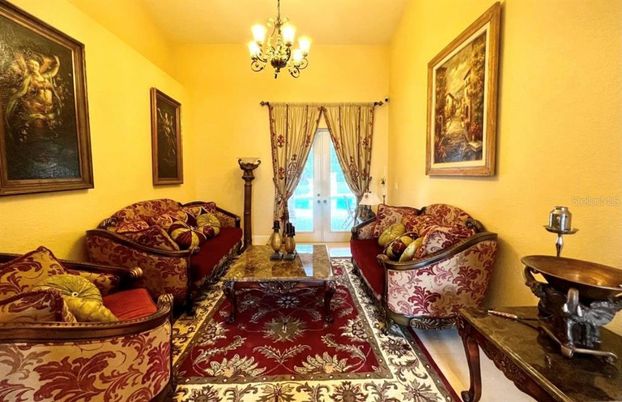 Chandelier, Interior, Living room