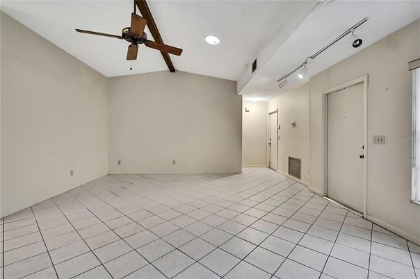 Empty room, Interior, Recessed Lighting