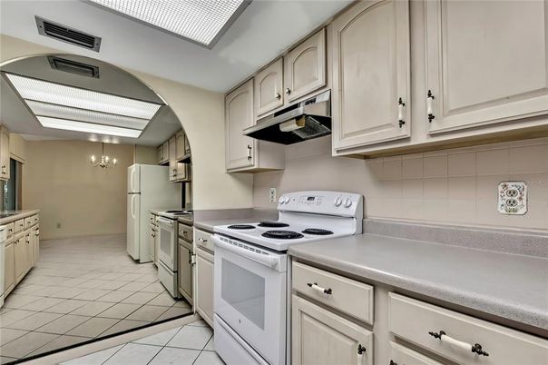 Chandelier, Interior, Kitchen