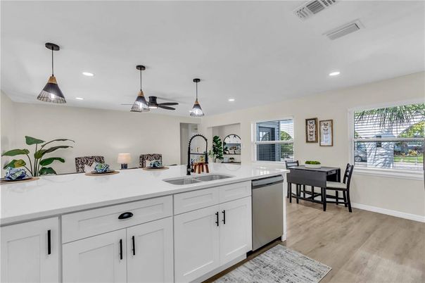 Dining room, Interior, Kitchen, Pendant Lights, Recessed Lighting, Wood Texture Flooring