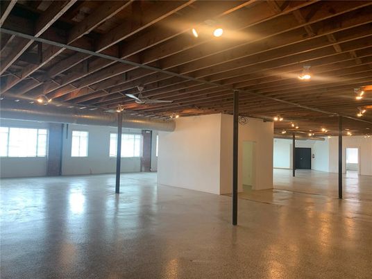 Empty room, Interior, Wooden Beams
