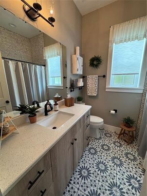 Bathroom, Dual Sink Vanities, Interior