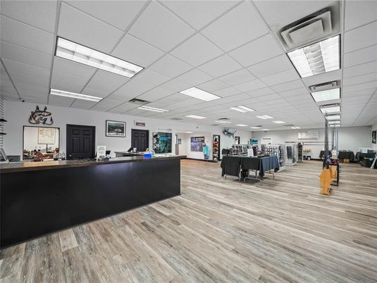 Fitness Equipment, Interior, Recessed Lighting, Wood Texture Flooring