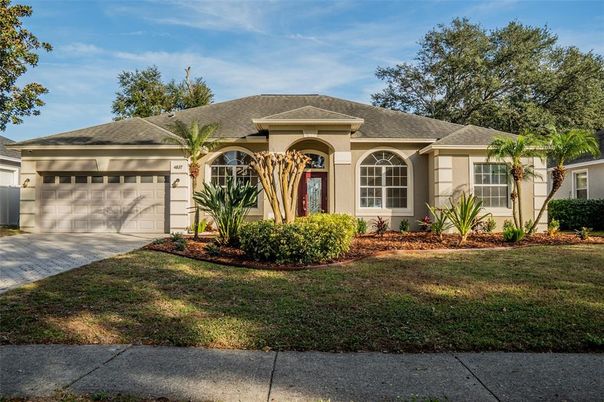 Attached, Exterior, Facade, Ranch