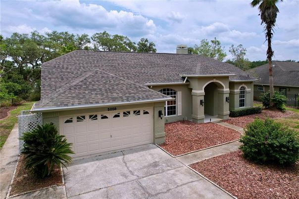 Attached, Exterior, Facade, Ranch